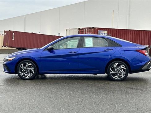 Used 2025 Hyundai Elantra SEL image 7