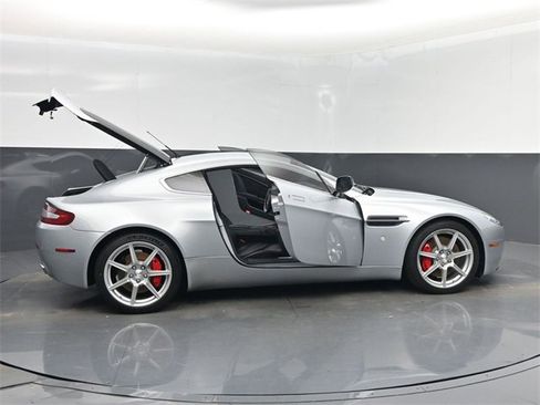 Used 2007 Aston Martin V8 Vantage Coupe image 48