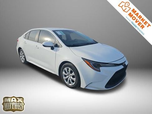 Used 2021 Toyota Corolla LE image 1