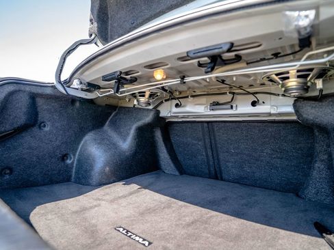 Used 2024 Nissan Altima 2.5 SV image 32