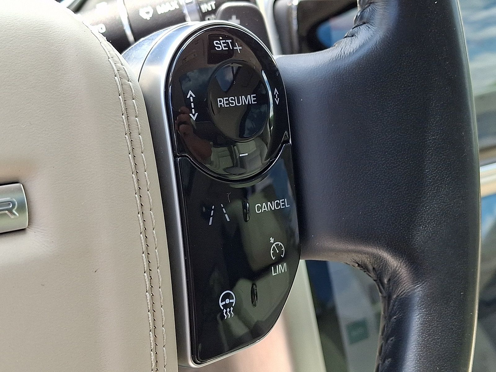 Used 2018 Land Rover Range Rover HSE AWD/4WD image 23