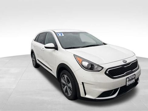 Used 2017 Kia Niro FE FWD image 3