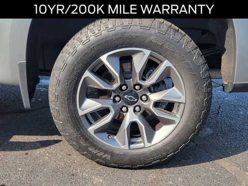 Used 2023 Chevrolet Silverado 1500 LT AWD/4WD image 5