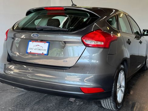 Used 2017 Ford Focus SE FWD image 4