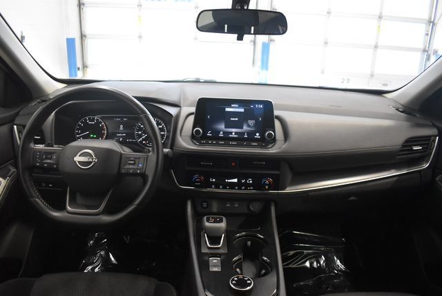 Used 2025 Nissan Rogue SV AWD/4WD image 5