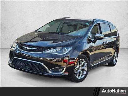 Used 2017 Chrysler Pacifica Limited