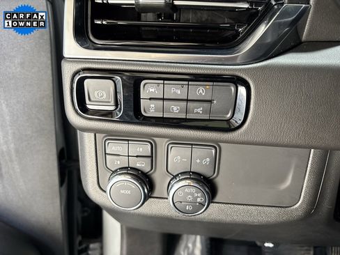 Used 2025 GMC Yukon Denali image 3