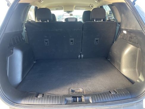 Used 2020 Ford Escape SE image 12