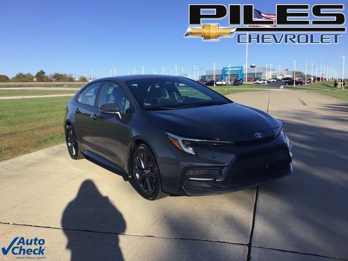 Used 2024 Toyota Corolla SE image 1