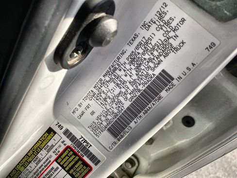 Used 2013 Toyota Tacoma PreRunner w/ TRD Sport Pkg image 32