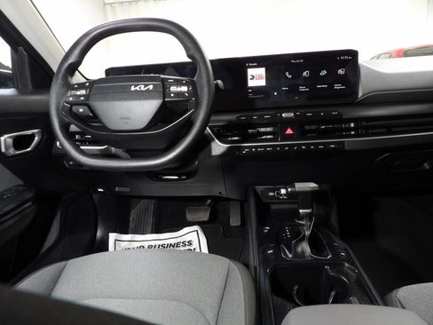 Used 2025 Kia K4 FWD image 14
