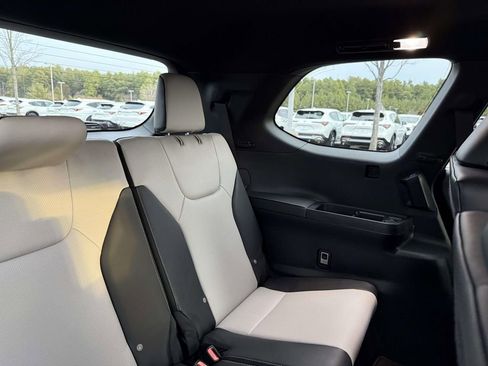 Used 2025 Lexus TX 500h AWD w/ Technology Package image 15