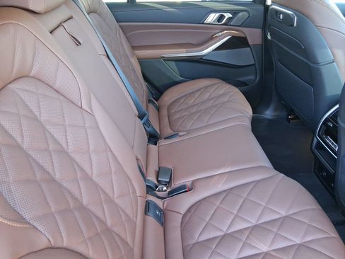 Used 2026 BMW X7 xDrive40i w/ Premium Package AWD/4WD image 30