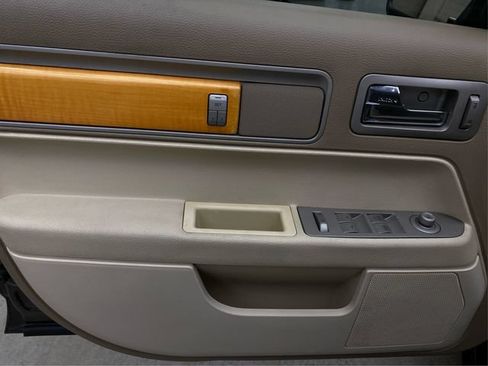 Used 2006 Lincoln Zephyr FWD image 25