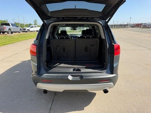 Used 2019 GMC Acadia SLT w/ LPO, Floor Liner Package FWD image 5