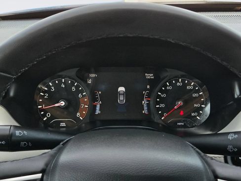 Used 2025 Jeep Compass Limited AWD/4WD image 29