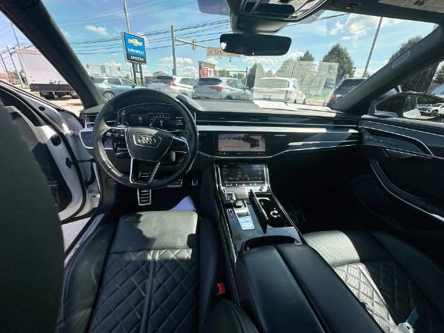 Used 2023 Audi S8 w/ S8 Executive Package AWD/4WD image 24