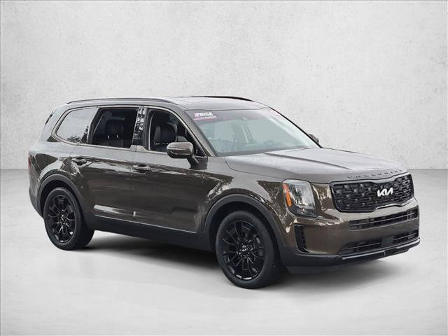 Used 2022 Kia Telluride EX w/ EX Premium Package AWD/4WD image 3