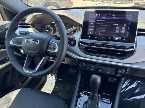 Used 2023 Jeep Compass Limited w/ Sun and Sound Group AWD/4WD image 36