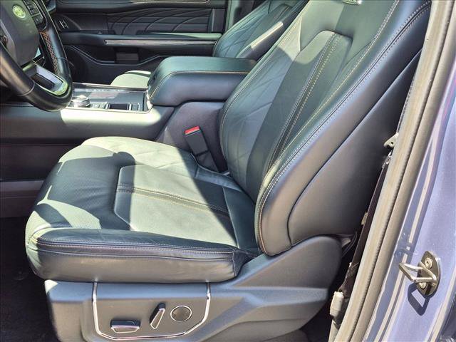 Used 2023 Ford Expedition Platinum RWD image 16
