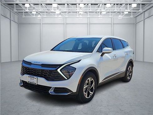 Certified 2025 Kia Sportage LX image 1