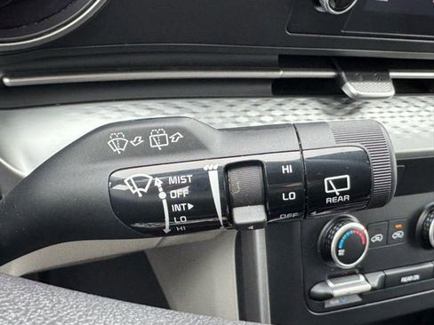 Used 2024 Kia Carnival LX image 29