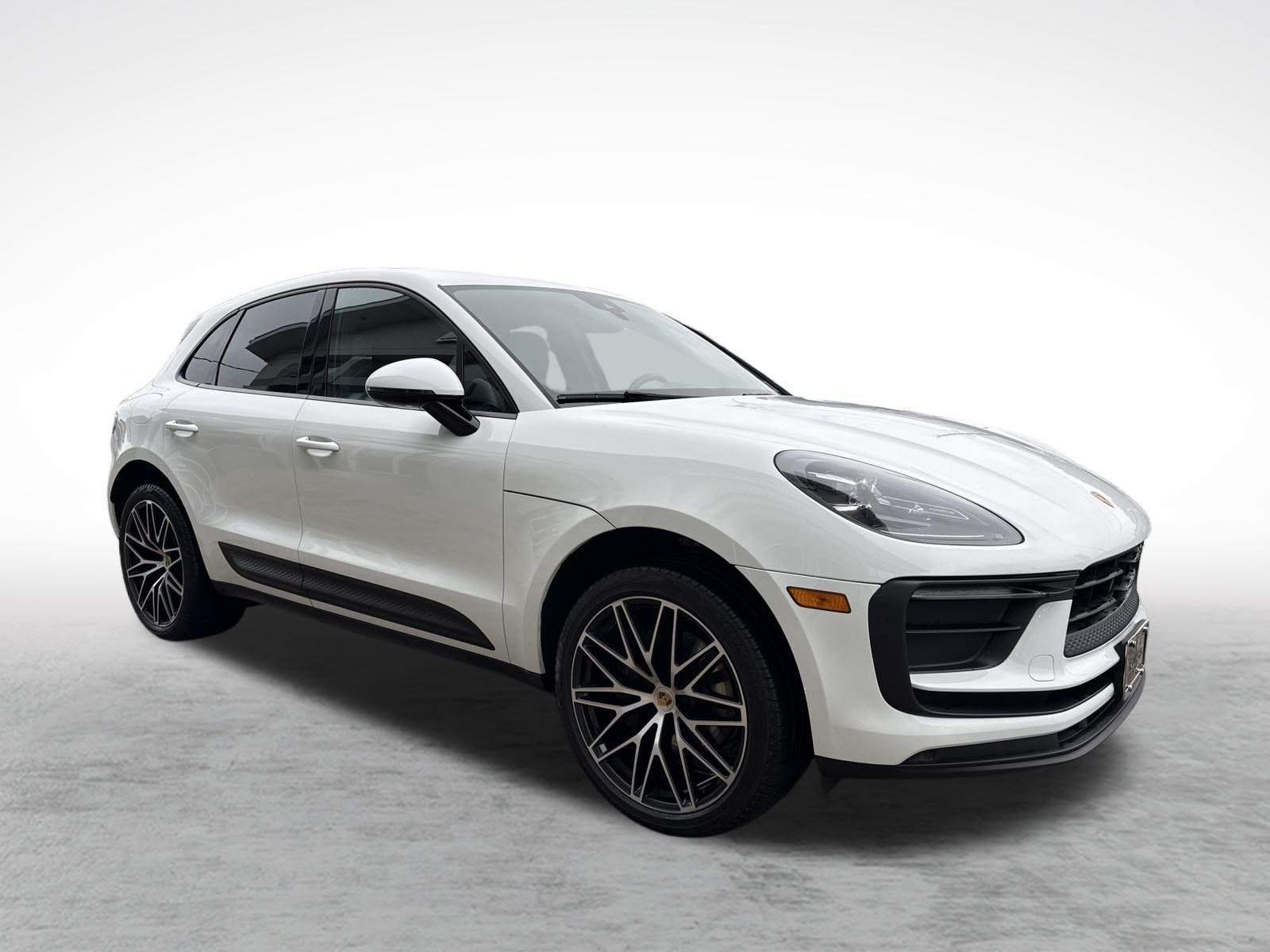 Used 2023 Porsche Macan AWD/4WD image 11