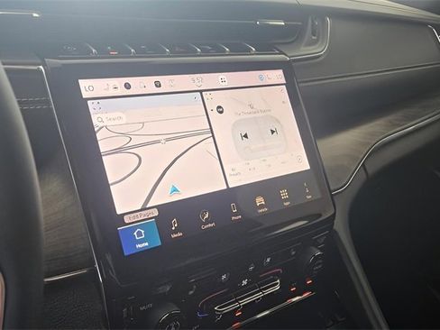 Used 2024 Jeep Grand Cherokee L Overland w/ Luxury Tech Group IV image 37