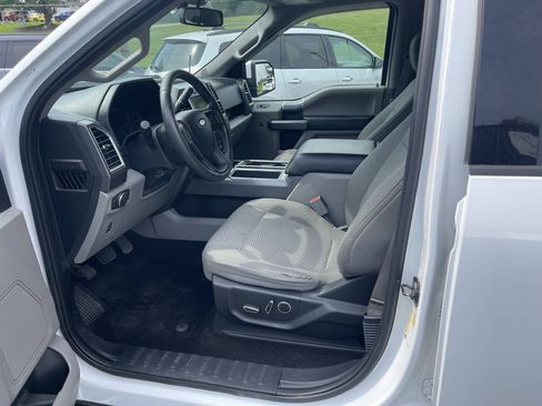 Used 2016 Ford F150 XLT w/ Equipment Group 302A Luxury AWD/4WD image 7