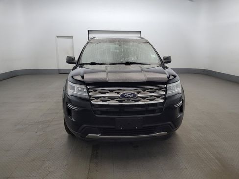 Used 2018 Ford Explorer XLT AWD/4WD image 14