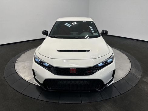 Used 2024 Honda Civic Type R image 2