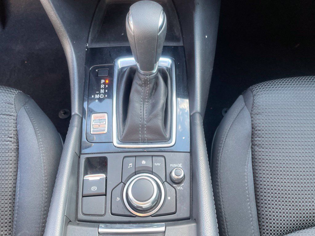 Used 2017 MAZDA MAZDA3 Sport w/ Preferred Equipment Package FWD image 13