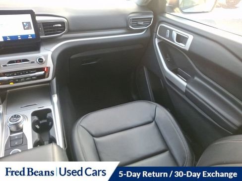 Certified 2022 Ford Explorer XLT w/ Equipment Group 202A image 17