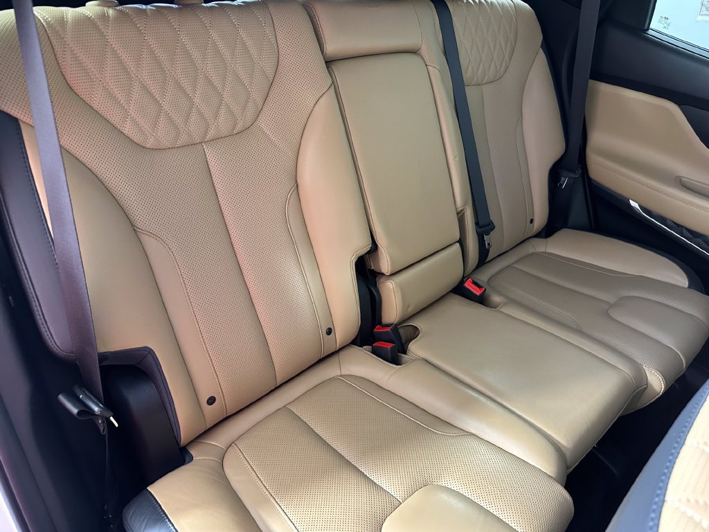Used 2023 Hyundai Santa Fe Calligraphy AWD/4WD image 31