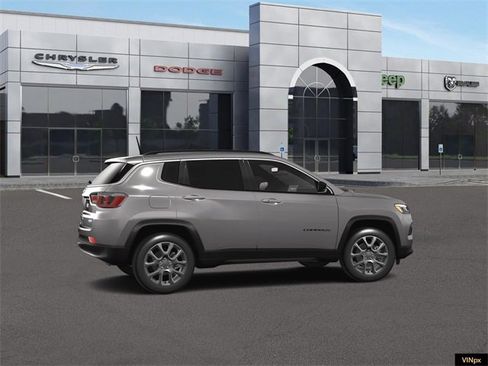 Used 2023 Jeep Compass Latitude w/ Sun and Sound Group image 15