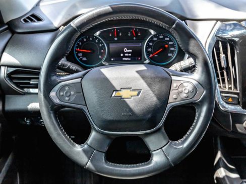 Used 2020 Chevrolet Traverse LT FWD image 12