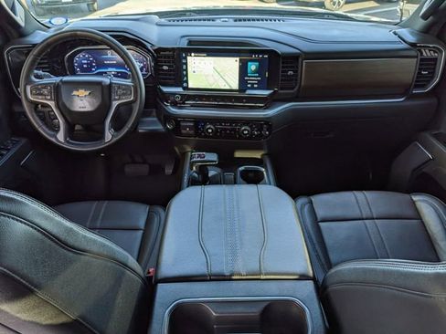 Certified 2025 Chevrolet Silverado 1500 High Country AWD/4WD image 12