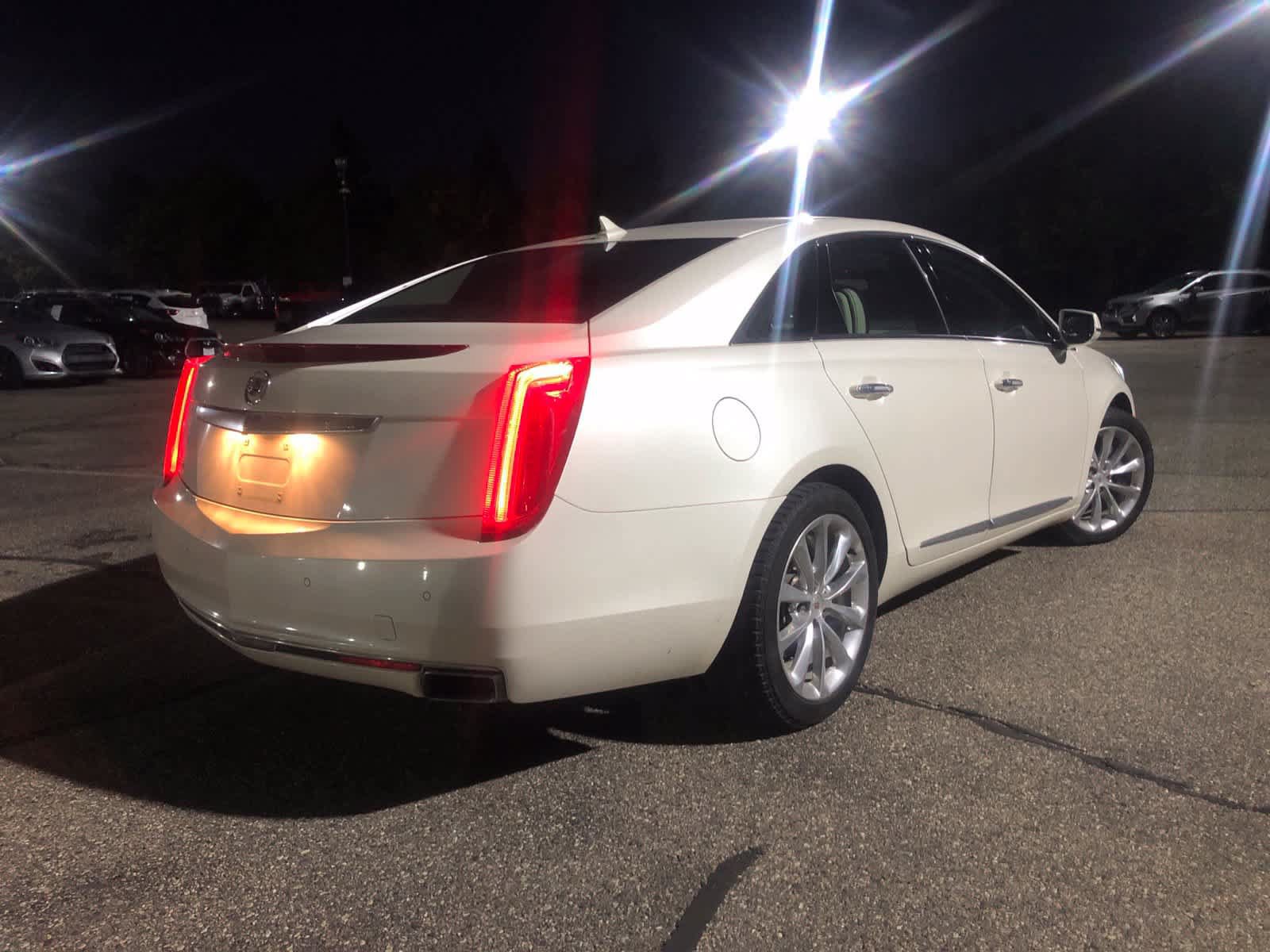 Used 2014 Cadillac XTS Luxury w/ Driver Awareness Package FWD image 3