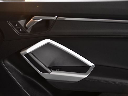 Certified 2021 Audi Q3 2.0T Premium w/ Convenience Package image 9