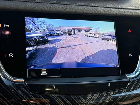 Used 2025 Cadillac XT6 Premium Luxury image 7