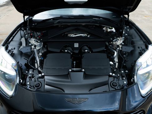 Used 2024 Aston Martin DB12 Coupe RWD image 37