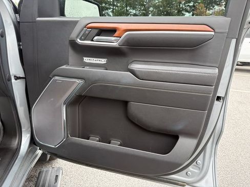Used 2023 GMC Sierra 1500 Denali w/ Denali Carbonpro Edition AWD/4WD image 14