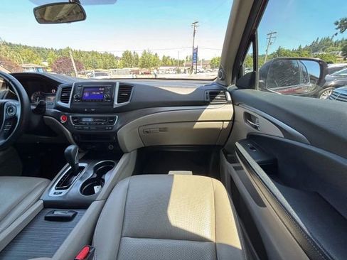 Used 2017 Honda Ridgeline RTL image 18