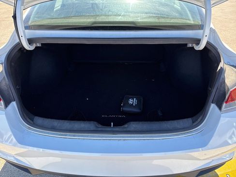 Used 2023 Hyundai Elantra SEL w/ Convenience Package image 10