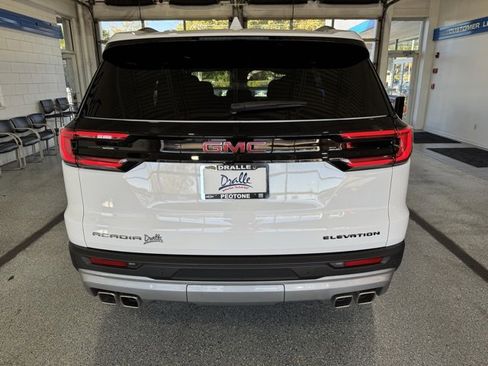 Used 2025 GMC Acadia Elevation image 11