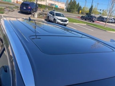 Used 2016 Toyota Highlander Limited w/ Driver Technology Package image 16