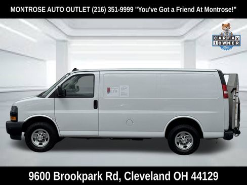 Used 2020 Chevrolet Express 3500 w/ Driver Convenience Package RWD image 6