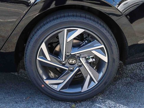 New 2026 Hyundai Elantra Limited FWD image 13