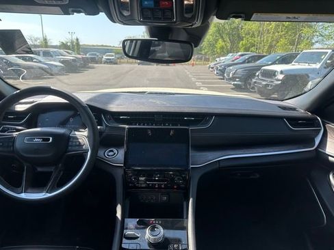 Used 2024 Jeep Grand Cherokee Limited 4xe image 27