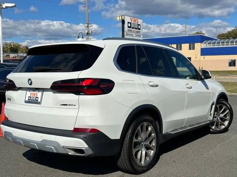Used 2024 BMW X5 xDrive50e image 12
